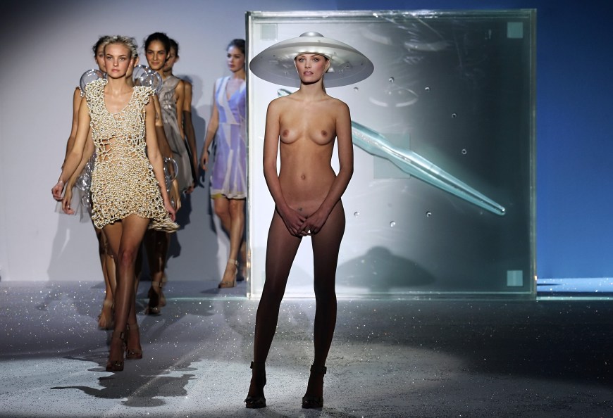 Чарли Ле Минду Charlie le naked