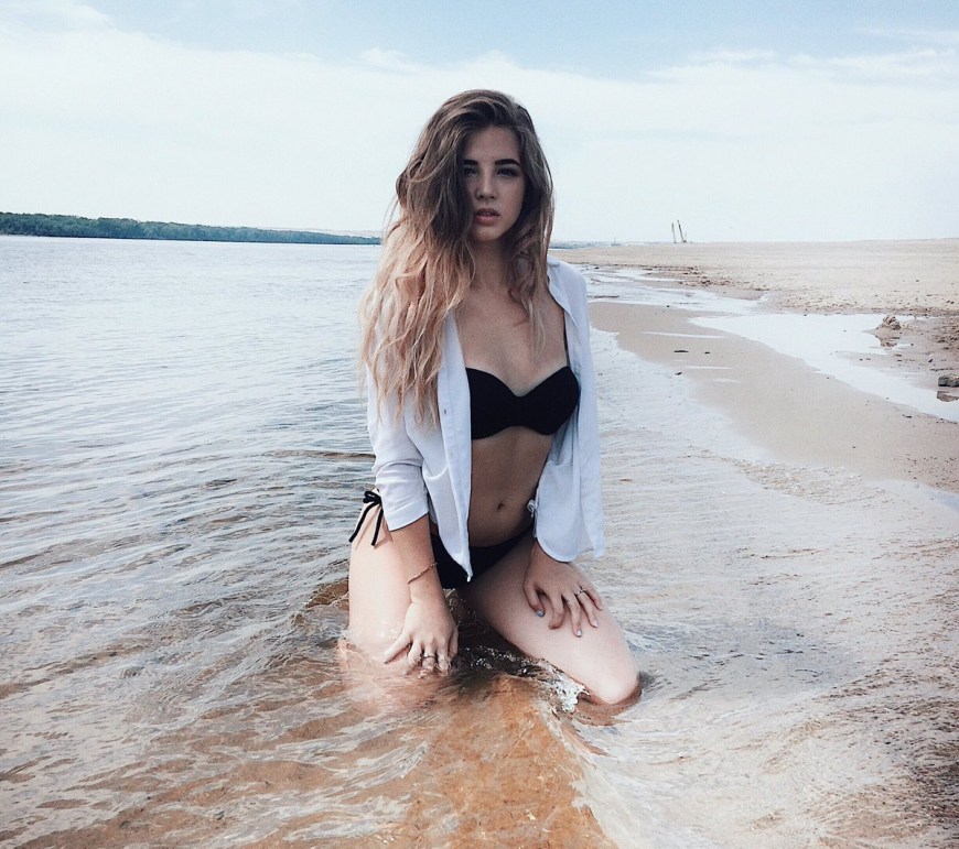 Аня Покров