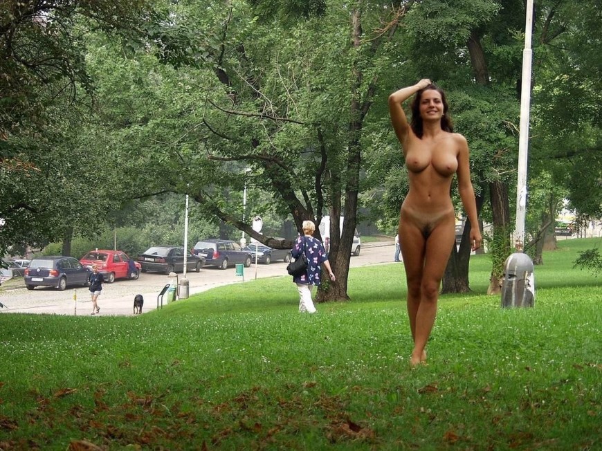 Красивые эксгибиционистки