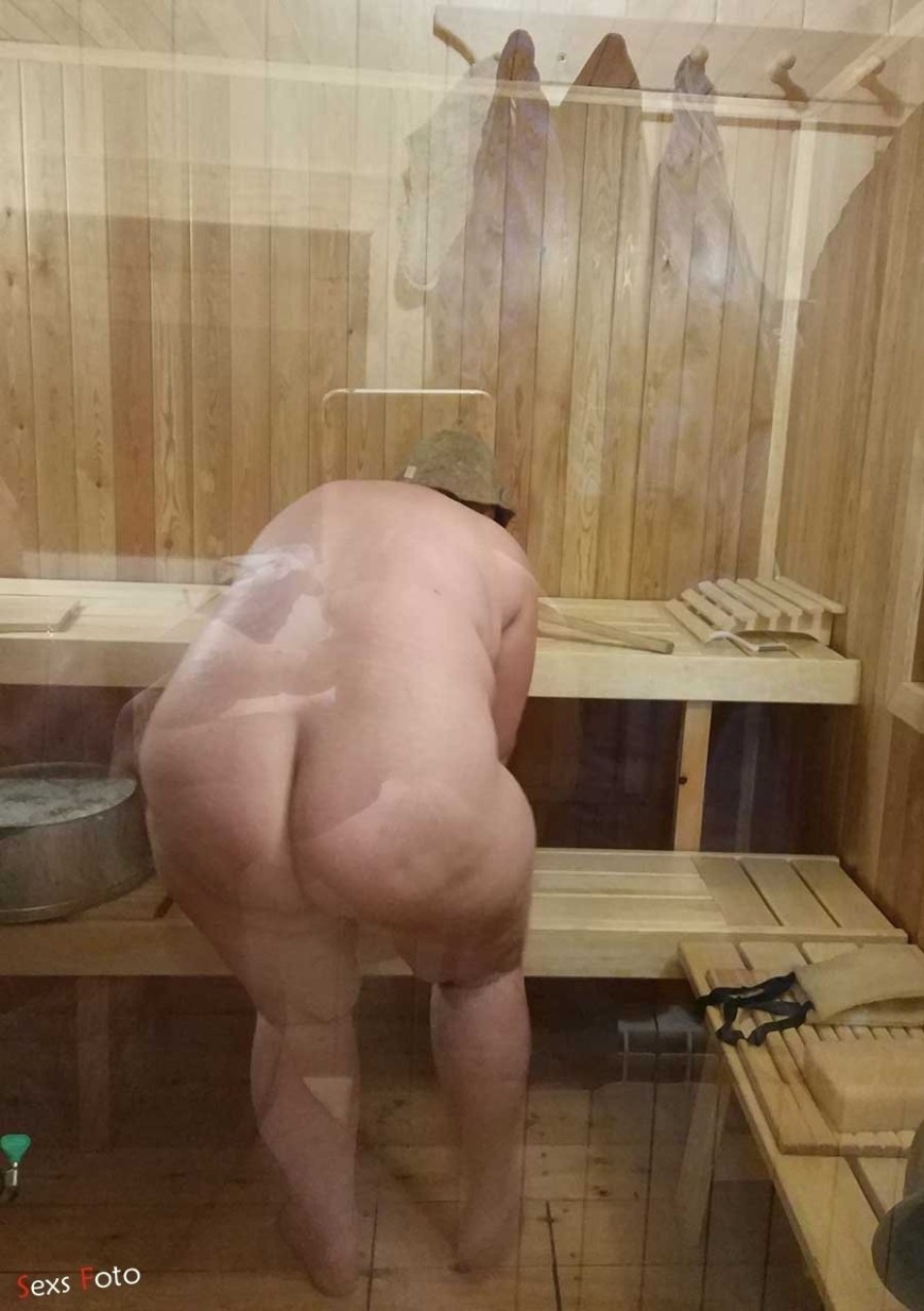 Толстые бабы в общественной бане