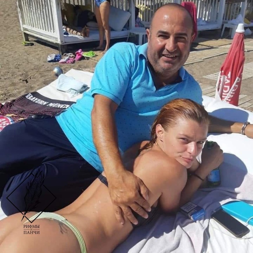 Туристки в Турции с турками