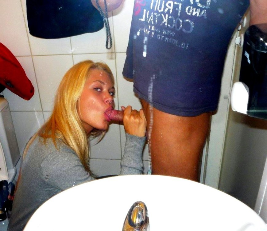 Частный отсос в туалете